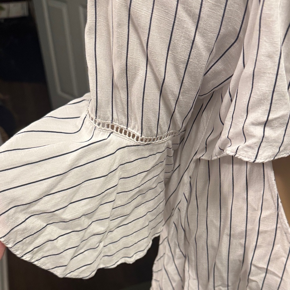 Off-Shoulder Striped Linen Open Back Top size medium - Picture 4 of 4